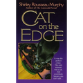 Cat on the Edge: A Joe Grey Mystery - Paperback