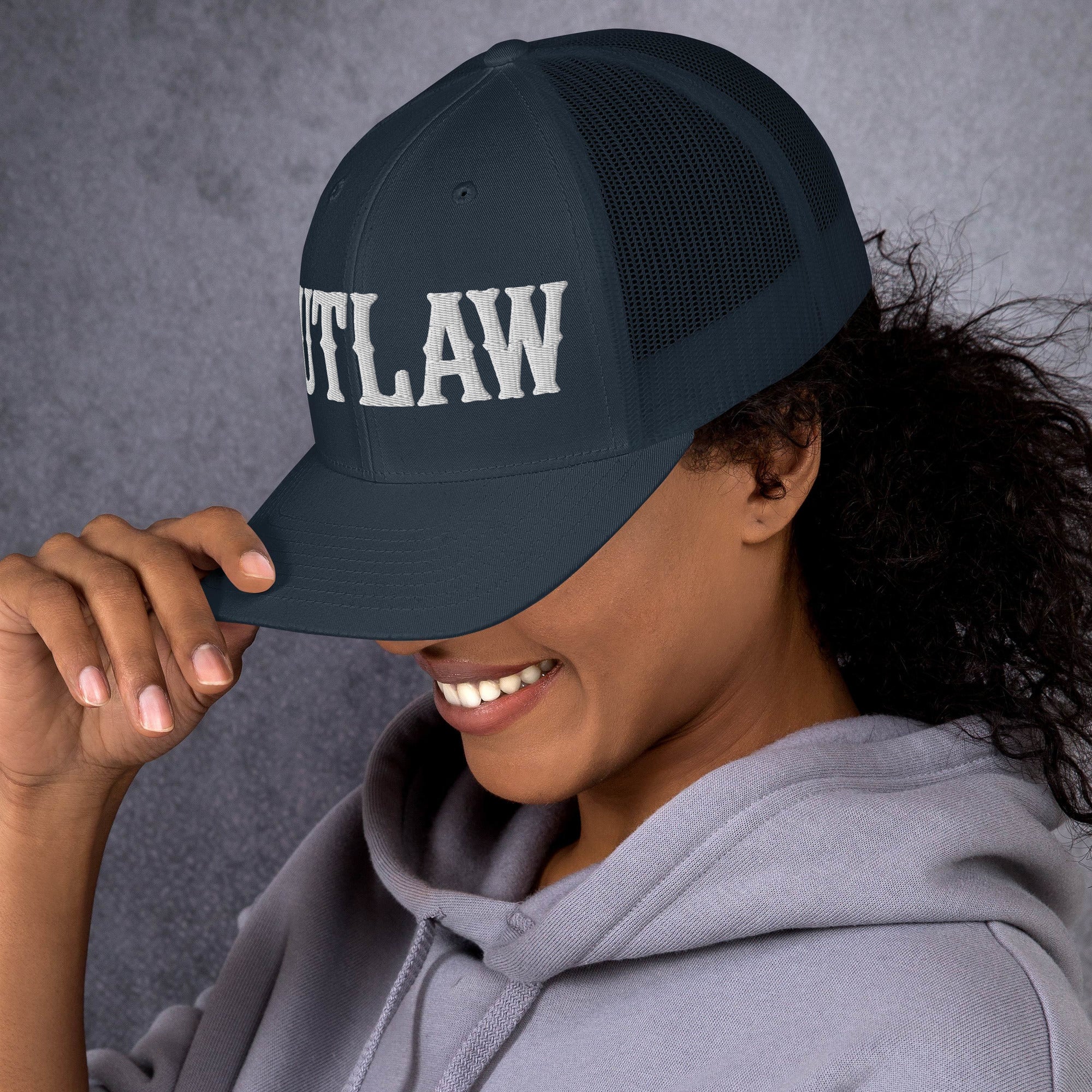OUTLAW Retro Trucker Cap